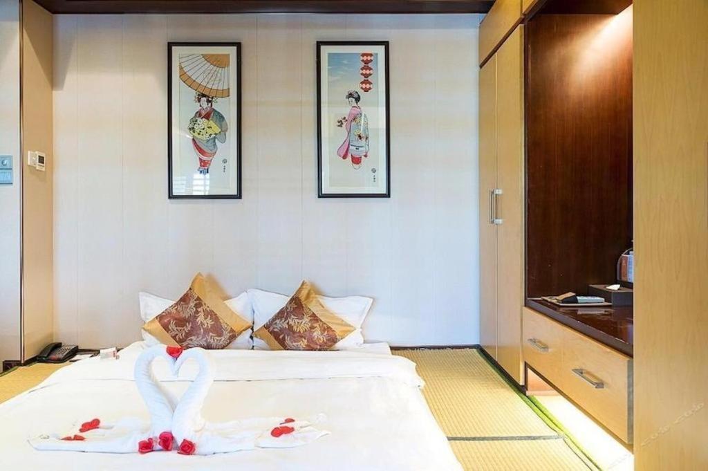 Zhangjiagang Suzhou Phoenix Hotspring Resort מראה חיצוני תמונה