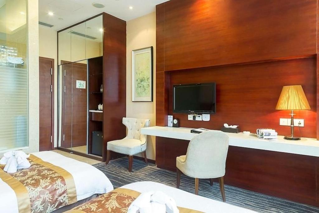 Zhangjiagang Suzhou Phoenix Hotspring Resort מראה חיצוני תמונה