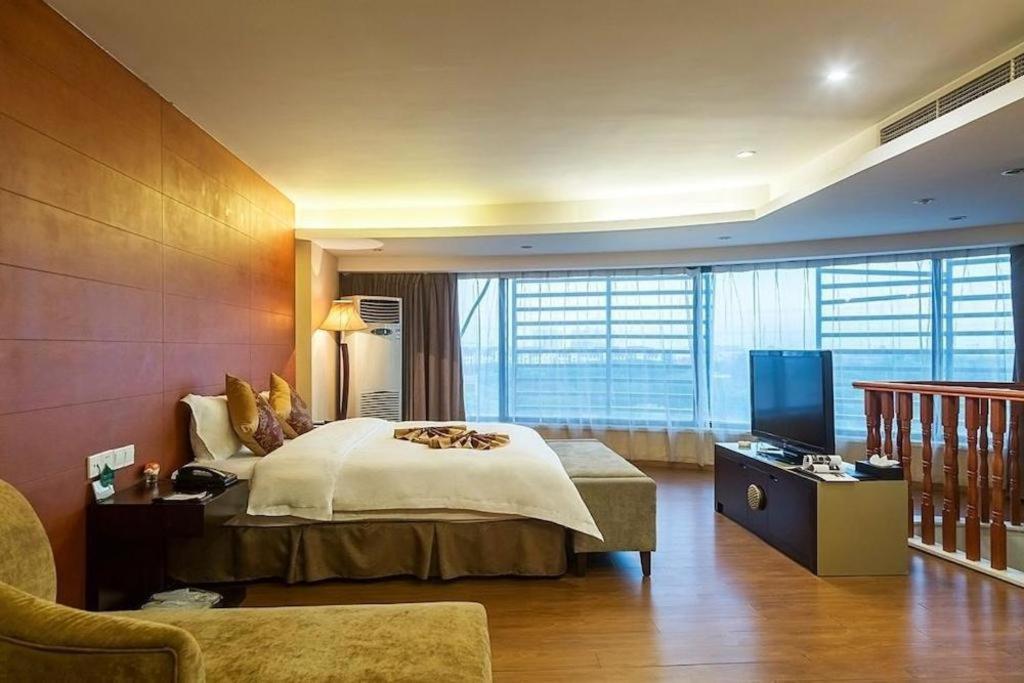 Zhangjiagang Suzhou Phoenix Hotspring Resort מראה חיצוני תמונה