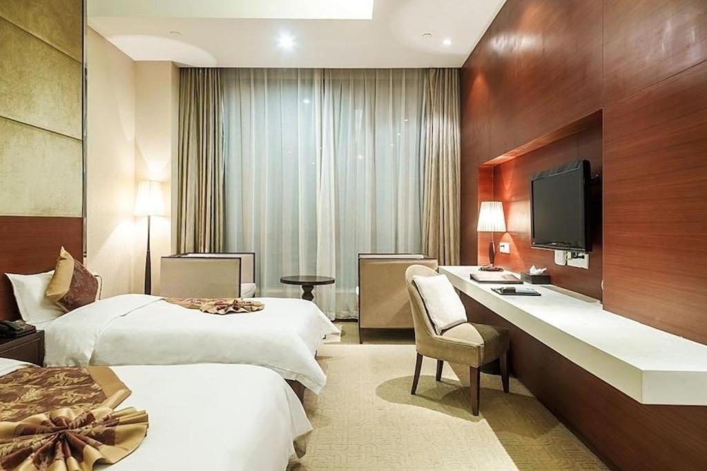 Zhangjiagang Suzhou Phoenix Hotspring Resort מראה חיצוני תמונה