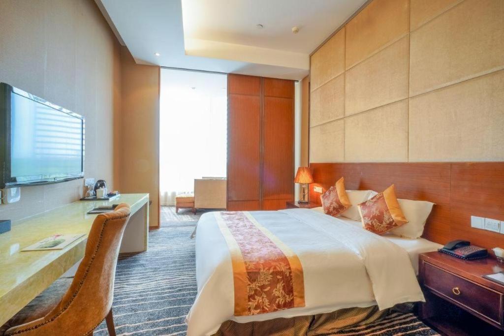 Zhangjiagang Suzhou Phoenix Hotspring Resort מראה חיצוני תמונה