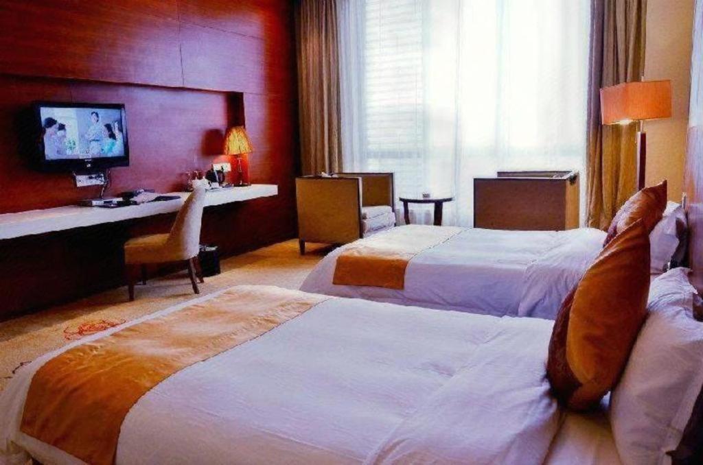 Zhangjiagang Suzhou Phoenix Hotspring Resort מראה חיצוני תמונה