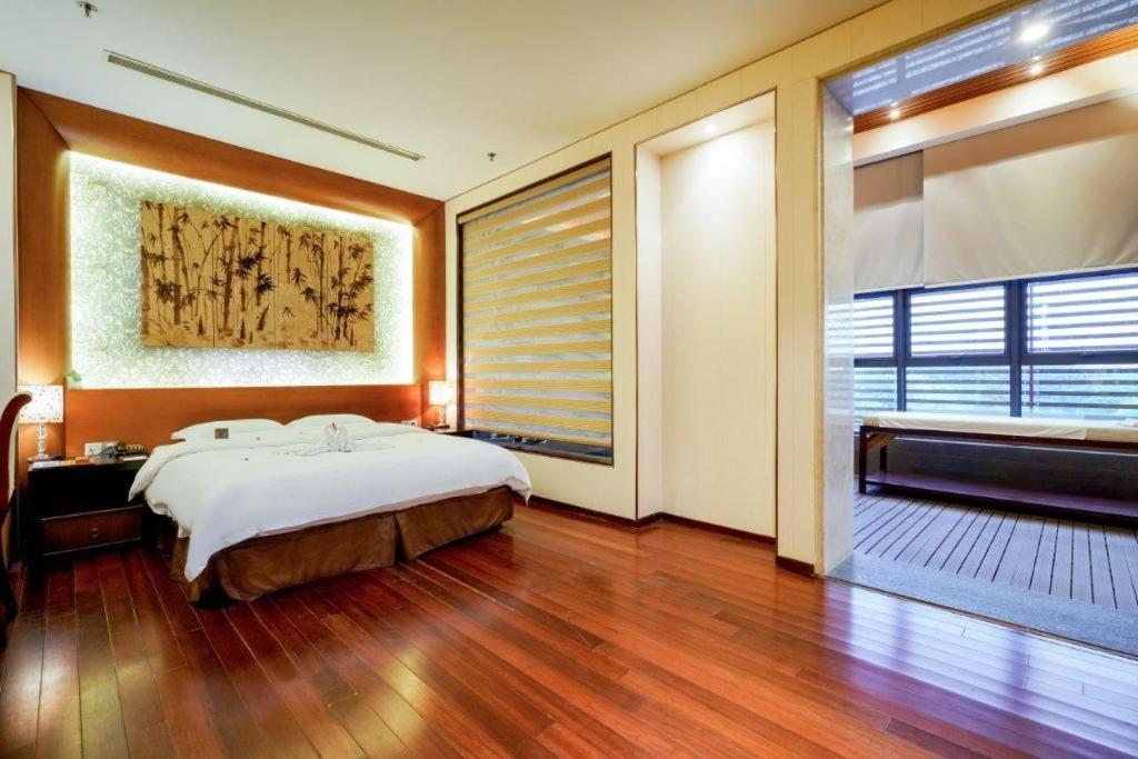 Zhangjiagang Suzhou Phoenix Hotspring Resort מראה חיצוני תמונה