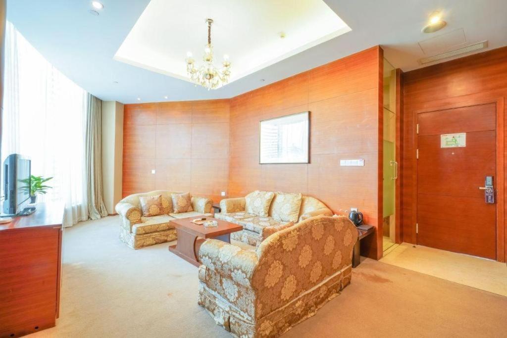 Zhangjiagang Suzhou Phoenix Hotspring Resort מראה חיצוני תמונה