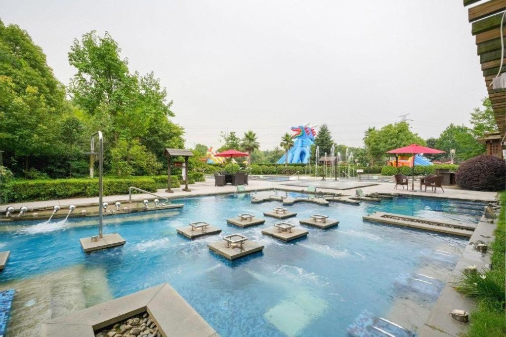 Zhangjiagang Suzhou Phoenix Hotspring Resort מראה חיצוני תמונה
